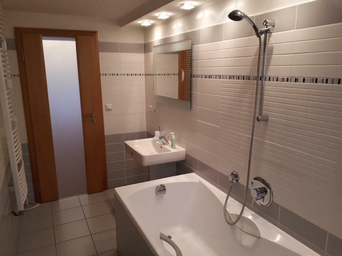 Brezno - 2 Izbovy Apartman Dış mekan fotoğraf